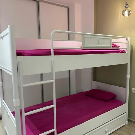 Apartment 3a 3 *